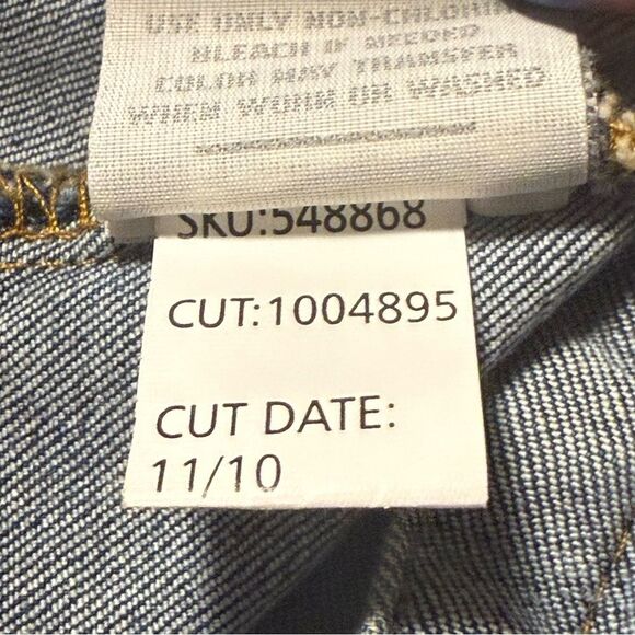 Torrid Blue Jean Trucker Jacket Medium Wash size 1xl Button front - Picture 9 of 9